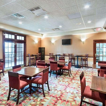 Comfort Suites Parkersburg South Mineral Wells Esterno foto