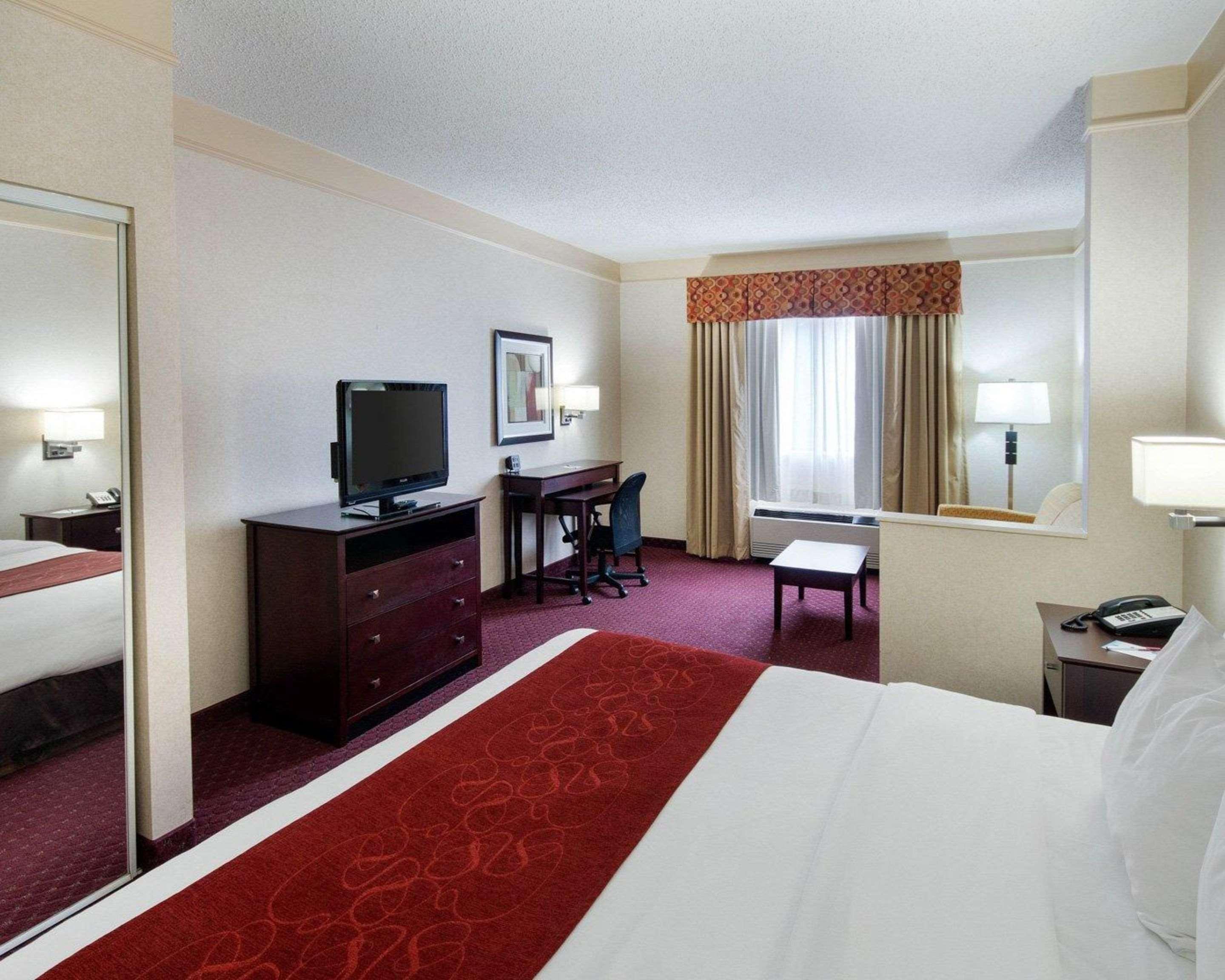 Comfort Suites Parkersburg South Mineral Wells Esterno foto