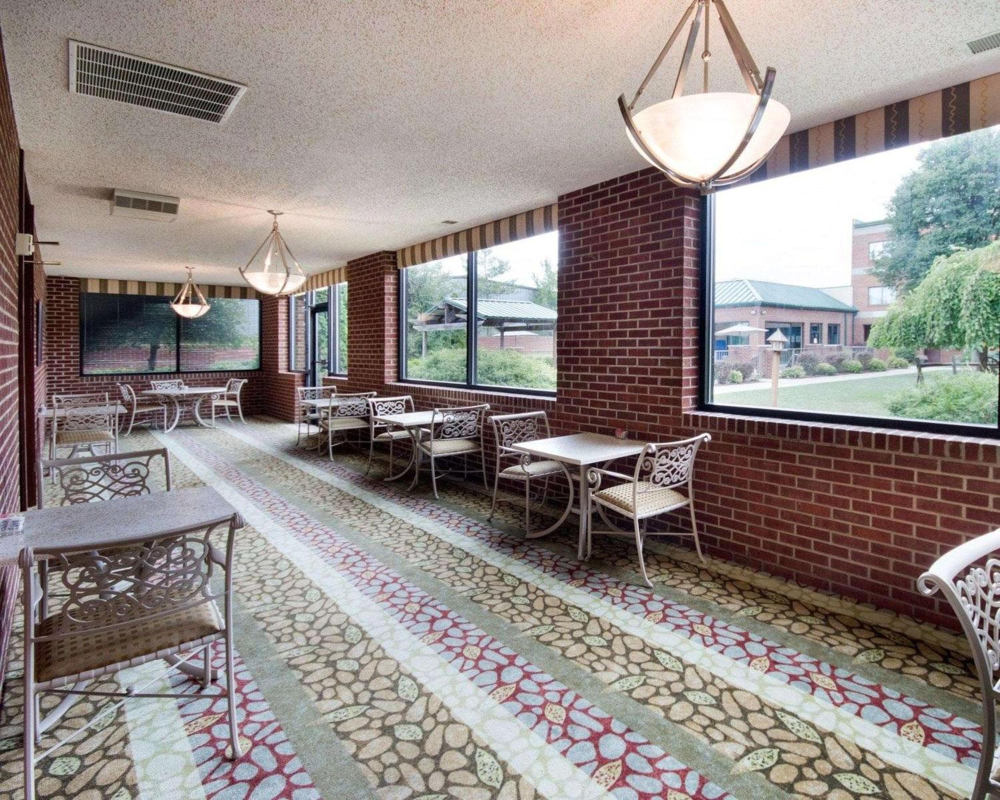 Comfort Suites Parkersburg South Mineral Wells Esterno foto